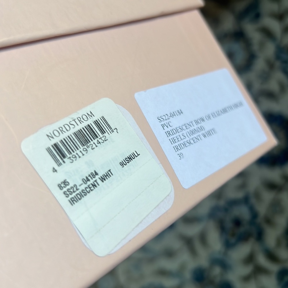 ❌SOLD❌MACH & MACH
Bow of Elizabeth Iridescent Satin Pumps - Picture 4 of 5